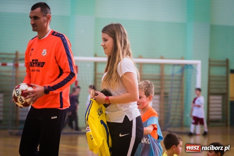 Zdjęcie w galerii na portalu naszraciborz.pl: LKS 05 Tworków zwycięzcą noworocznego turnieju halowej piłki nożnej wiadomości z regionu