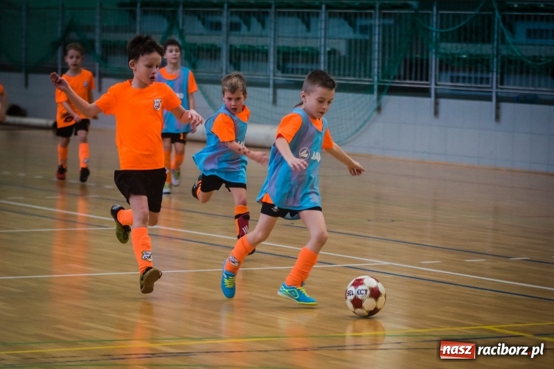 Zdjęcie w galerii na portalu naszraciborz.pl: LKS 05 Tworków zwycięzcą noworocznego turnieju halowej piłki nożnej wiadomości z regionu