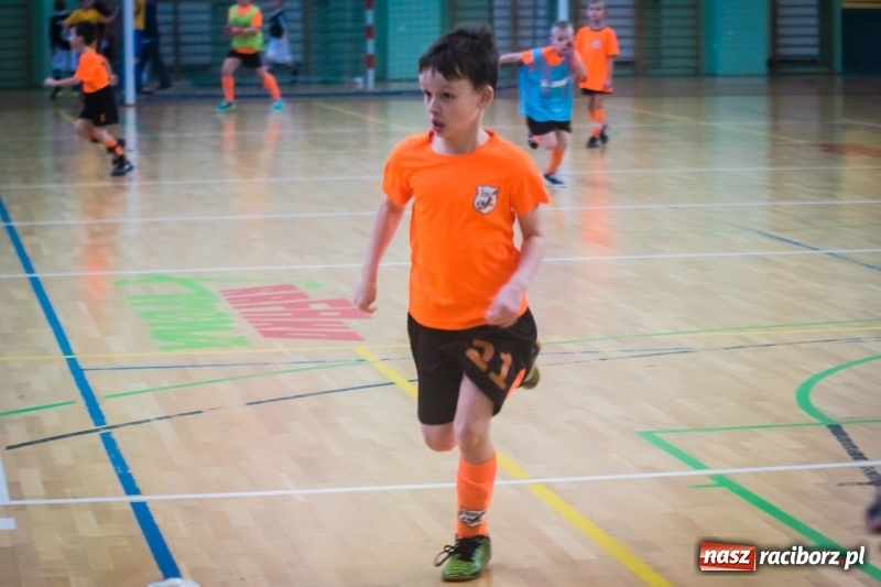 Zdjęcie w galerii na portalu naszraciborz.pl: LKS 05 Tworków zwycięzcą noworocznego turnieju halowej piłki nożnej wiadomości z regionu