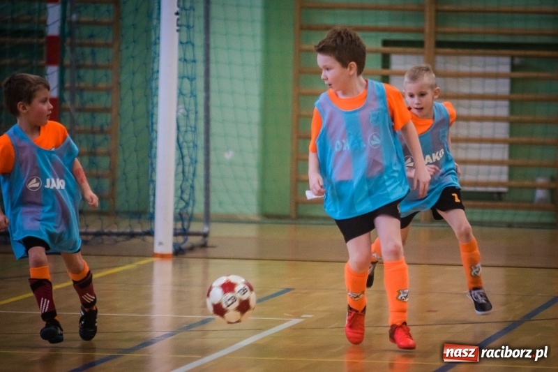 Zdjęcie w galerii na portalu naszraciborz.pl: LKS 05 Tworków zwycięzcą noworocznego turnieju halowej piłki nożnej wiadomości z regionu