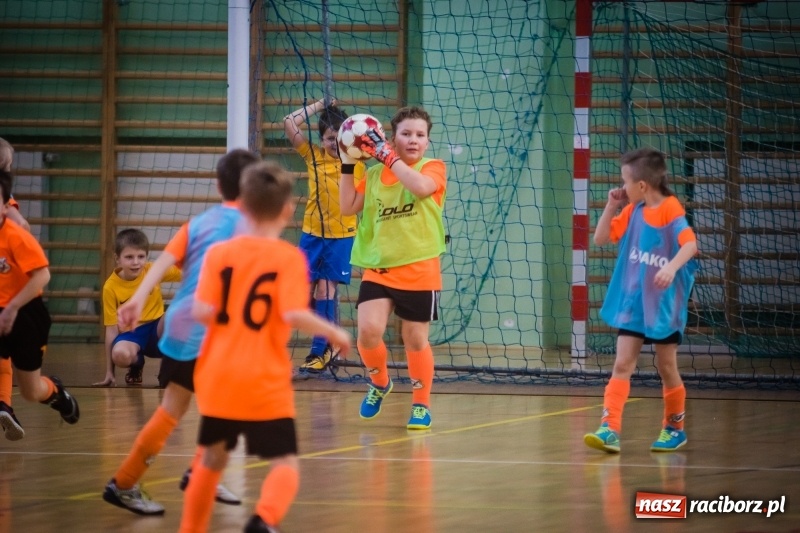 Zdjęcie w galerii na portalu naszraciborz.pl: LKS 05 Tworków zwycięzcą noworocznego turnieju halowej piłki nożnej wiadomości z regionu