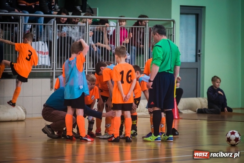 Zdjęcie w galerii na portalu naszraciborz.pl: LKS 05 Tworków zwycięzcą noworocznego turnieju halowej piłki nożnej wiadomości z regionu