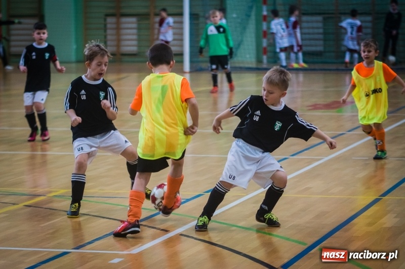 Zdjęcie w galerii na portalu naszraciborz.pl: LKS 05 Tworków zwycięzcą noworocznego turnieju halowej piłki nożnej wiadomości z regionu