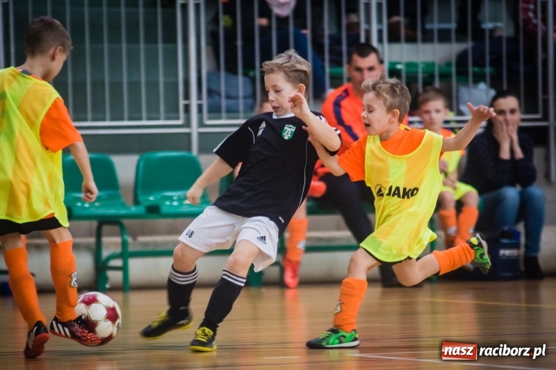 Zdjęcie w galerii na portalu naszraciborz.pl: LKS 05 Tworków zwycięzcą noworocznego turnieju halowej piłki nożnej wiadomości z regionu