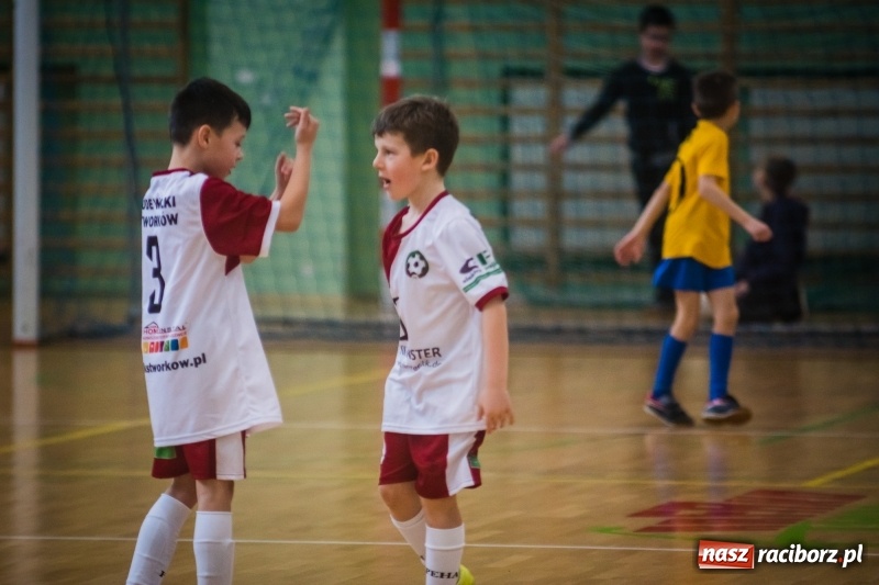 Zdjęcie w galerii na portalu naszraciborz.pl: LKS 05 Tworków zwycięzcą noworocznego turnieju halowej piłki nożnej wiadomości z regionu