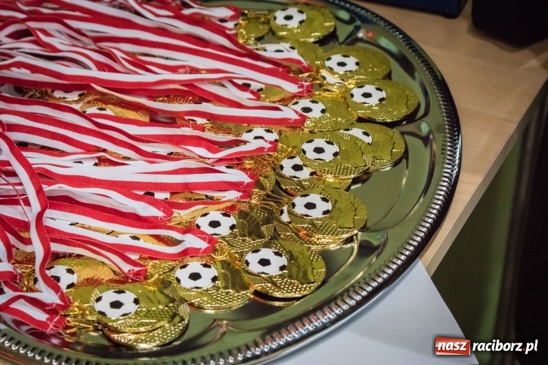 Zdjęcie w galerii na portalu naszraciborz.pl: LKS 05 Tworków zwycięzcą noworocznego turnieju halowej piłki nożnej wiadomości z regionu