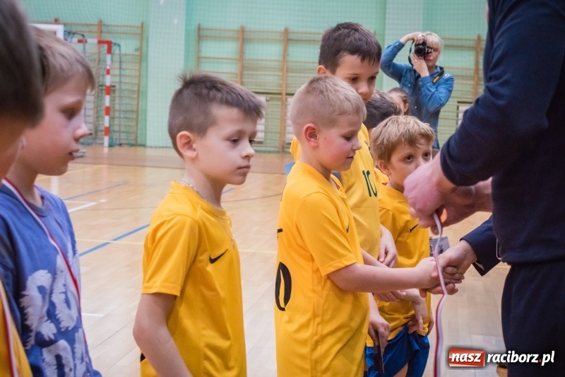 Zdjęcie w galerii na portalu naszraciborz.pl: LKS 05 Tworków zwycięzcą noworocznego turnieju halowej piłki nożnej wiadomości z regionu