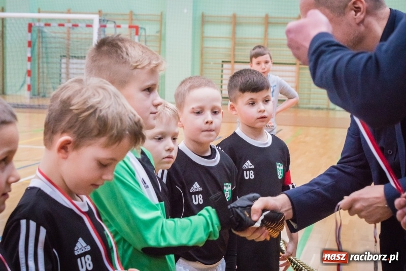 Zdjęcie w galerii na portalu naszraciborz.pl: LKS 05 Tworków zwycięzcą noworocznego turnieju halowej piłki nożnej wiadomości z regionu