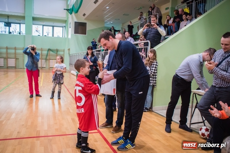 Zdjęcie w galerii na portalu naszraciborz.pl: LKS 05 Tworków zwycięzcą noworocznego turnieju halowej piłki nożnej wiadomości z regionu