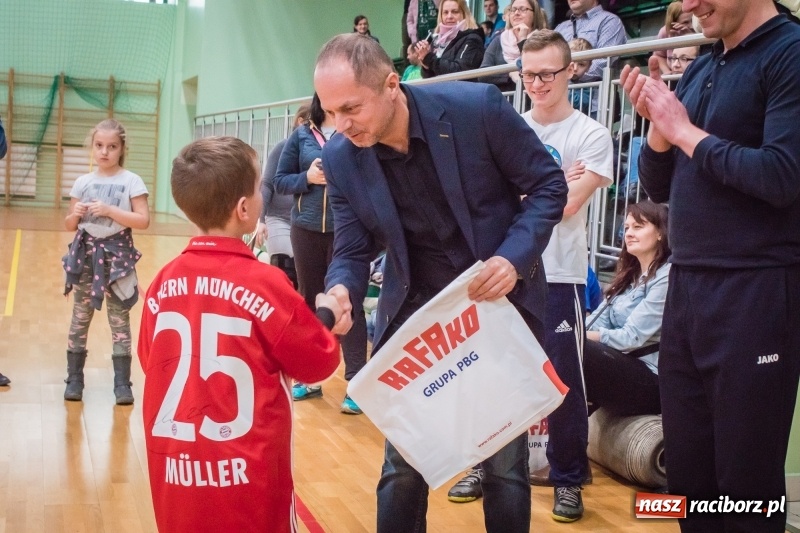 Zdjęcie w galerii na portalu naszraciborz.pl: LKS 05 Tworków zwycięzcą noworocznego turnieju halowej piłki nożnej wiadomości z regionu