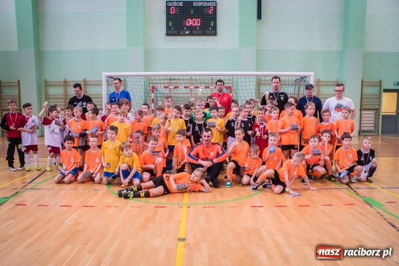Zdjęcie w galerii na portalu naszraciborz.pl: LKS 05 Tworków zwycięzcą noworocznego turnieju halowej piłki nożnej wiadomości z regionu