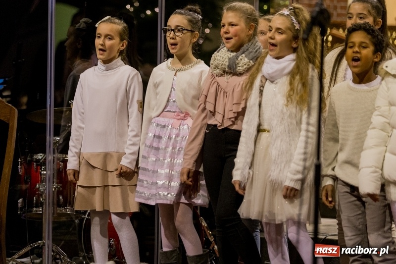 Zdjęcie w galerii na portalu naszraciborz.pl: Koncert kolęd i pieśni bożonarodzeniowych w kościele św. Mikołaja wiadomości z regionu