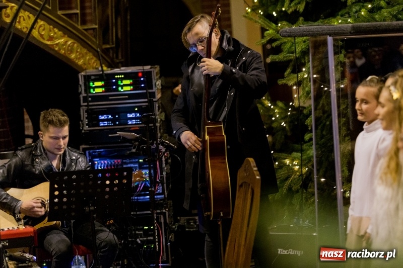 Zdjęcie w galerii na portalu naszraciborz.pl: Koncert kolęd i pieśni bożonarodzeniowych w kościele św. Mikołaja wiadomości z regionu