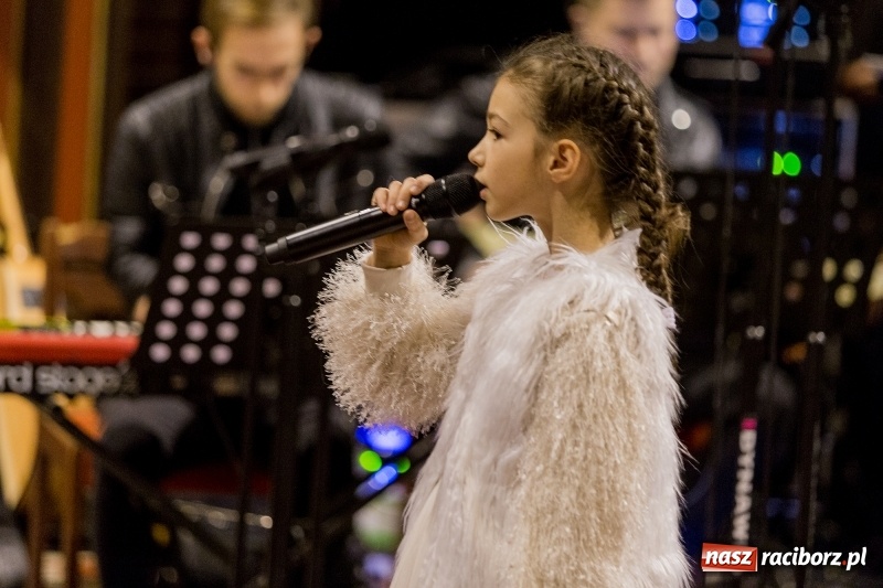 Zdjęcie w galerii na portalu naszraciborz.pl: Koncert kolęd i pieśni bożonarodzeniowych w kościele św. Mikołaja wiadomości z regionu
