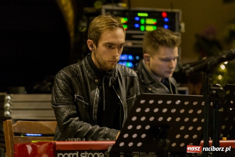 Zdjęcie w galerii na portalu naszraciborz.pl: Koncert kolęd i pieśni bożonarodzeniowych w kościele św. Mikołaja wiadomości z regionu