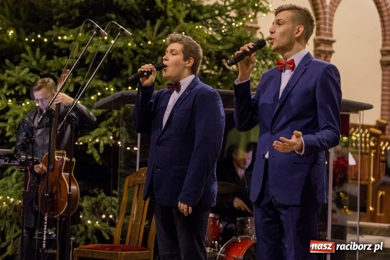 Zdjęcie w galerii na portalu naszraciborz.pl: Koncert kolęd i pieśni bożonarodzeniowych w kościele św. Mikołaja wiadomości z regionu