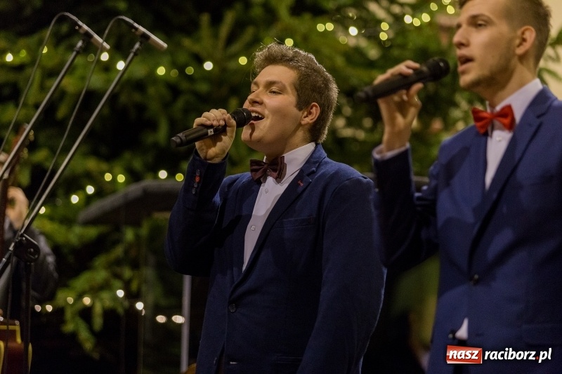 Zdjęcie w galerii na portalu naszraciborz.pl: Koncert kolęd i pieśni bożonarodzeniowych w kościele św. Mikołaja wiadomości z regionu