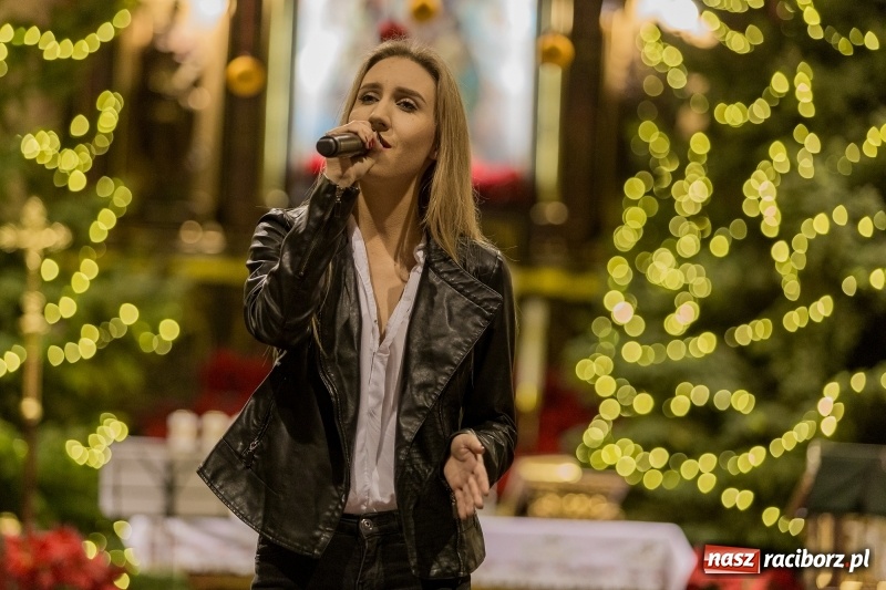 Zdjęcie w galerii na portalu naszraciborz.pl: Koncert kolęd i pieśni bożonarodzeniowych w kościele św. Mikołaja wiadomości z regionu