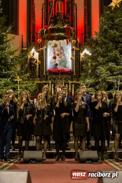 Zdjęcie w galerii na portalu naszraciborz.pl: Koncert kolęd i pieśni bożonarodzeniowych w kościele św. Mikołaja wiadomości z regionu