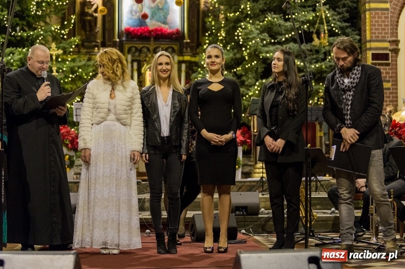 Zdjęcie w galerii na portalu naszraciborz.pl: Koncert kolęd i pieśni bożonarodzeniowych w kościele św. Mikołaja wiadomości z regionu