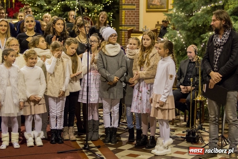 Zdjęcie w galerii na portalu naszraciborz.pl: Koncert kolęd i pieśni bożonarodzeniowych w kościele św. Mikołaja wiadomości z regionu