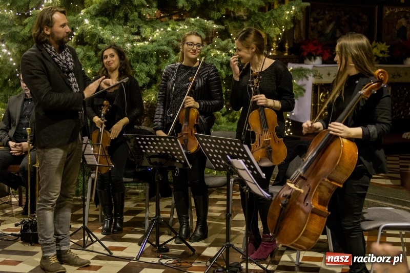 Zdjęcie w galerii na portalu naszraciborz.pl: Koncert kolęd i pieśni bożonarodzeniowych w kościele św. Mikołaja wiadomości z regionu