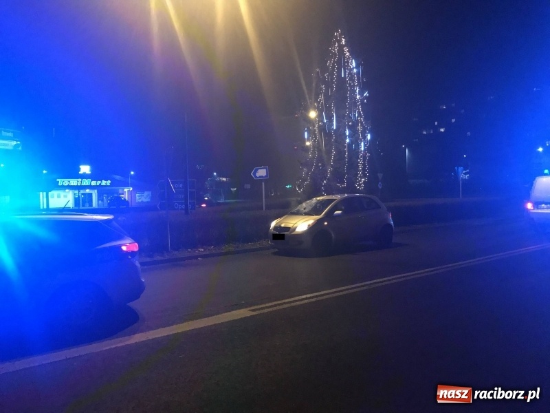 Zdjęcie w galerii na portalu naszraciborz.pl: Potrącenie pieszego na Ocickiej. Ofiara w ciężkim stanie w szpitalu  wiadomości z regionu