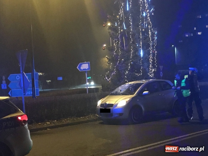 Zdjęcie w galerii na portalu naszraciborz.pl: Potrącenie pieszego na Ocickiej. Ofiara w ciężkim stanie w szpitalu  wiadomości z regionu