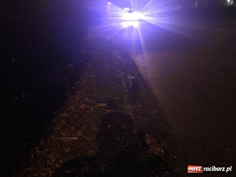 Zdjęcie w galerii na portalu naszraciborz.pl: Potrącenie pieszego na Ocickiej. Ofiara w ciężkim stanie w szpitalu  wiadomości z regionu