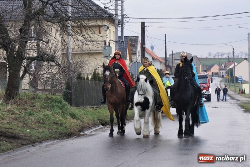 Zdjęcie w galerii na portalu naszraciborz.pl: Orszak Trzech Króli w Gamowie wiadomości z regionu