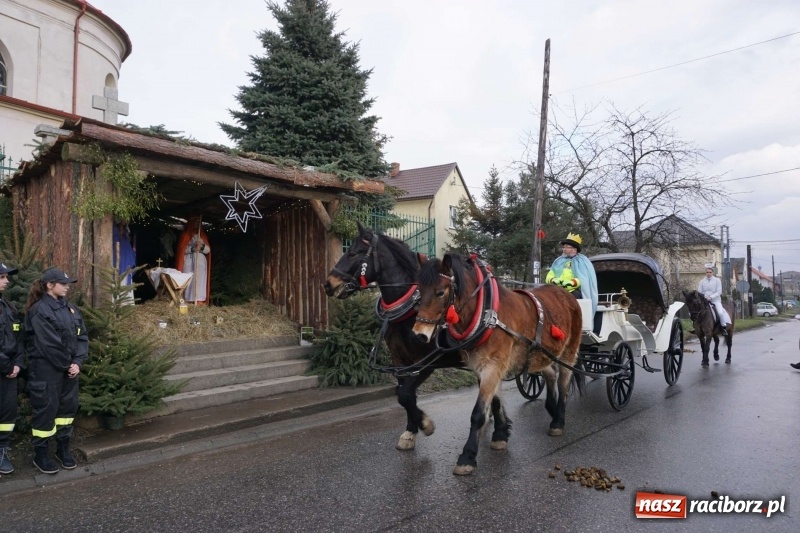 Zdjęcie w galerii na portalu naszraciborz.pl: Orszak Trzech Króli w Gamowie wiadomości z regionu