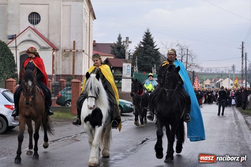 Zdjęcie w galerii na portalu naszraciborz.pl: Orszak Trzech Króli w Gamowie wiadomości z regionu