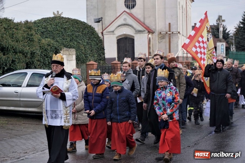 Zdjęcie w galerii na portalu naszraciborz.pl: Orszak Trzech Króli w Gamowie wiadomości z regionu