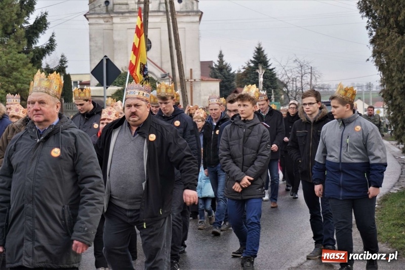 Zdjęcie w galerii na portalu naszraciborz.pl: Orszak Trzech Króli w Gamowie wiadomości z regionu