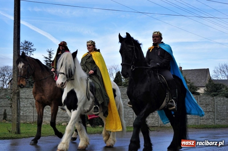 Zdjęcie w galerii na portalu naszraciborz.pl: Orszak Trzech Króli w Gamowie wiadomości z regionu