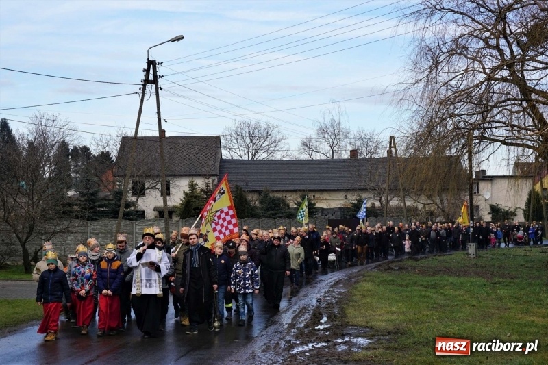 Zdjęcie w galerii na portalu naszraciborz.pl: Orszak Trzech Króli w Gamowie wiadomości z regionu