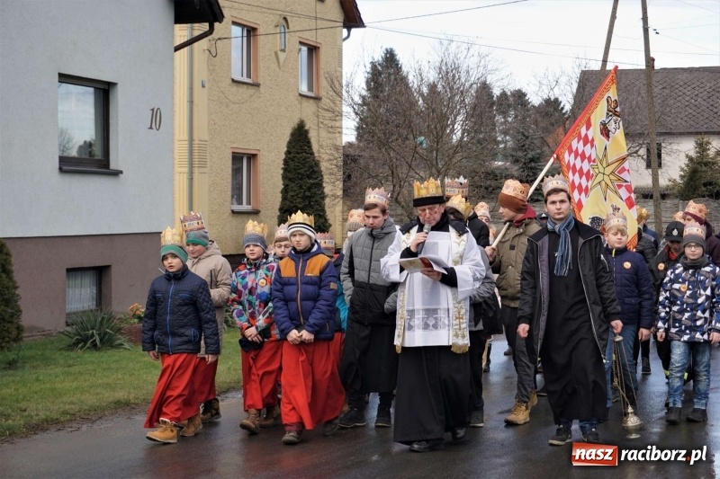Zdjęcie w galerii na portalu naszraciborz.pl: Orszak Trzech Króli w Gamowie wiadomości z regionu