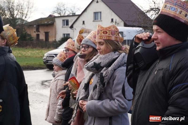 Zdjęcie w galerii na portalu naszraciborz.pl: Orszak Trzech Króli w Gamowie wiadomości z regionu