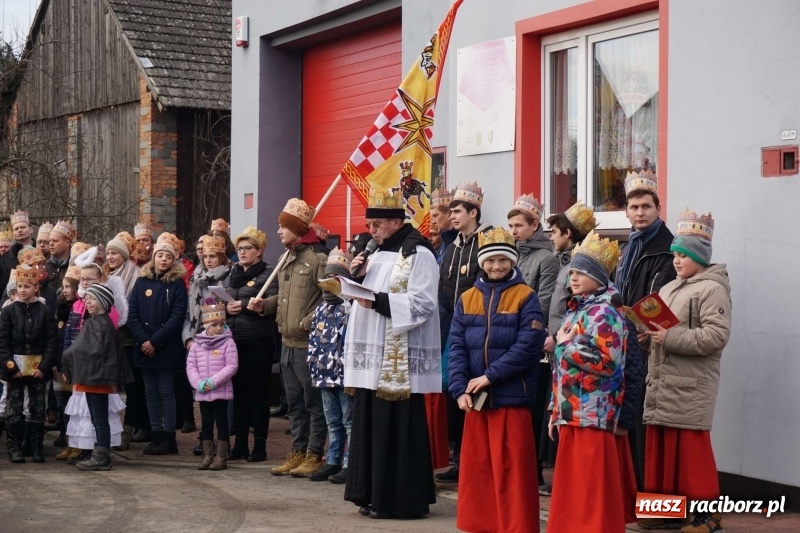 Zdjęcie w galerii na portalu naszraciborz.pl: Orszak Trzech Króli w Gamowie wiadomości z regionu