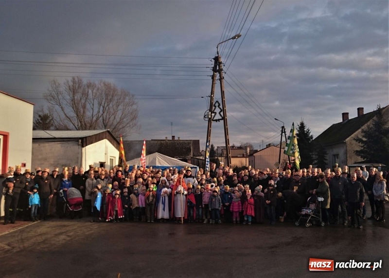 Zdjęcie w galerii na portalu naszraciborz.pl: Orszak Trzech Króli w Gamowie wiadomości z regionu