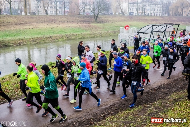 Zdjęcie w galerii na portalu naszraciborz.pl: IV Bieg Nadodrzański zainaugurował cykl 4BiegiRacibórz FOTO i WIDEO wiadomości z regionu