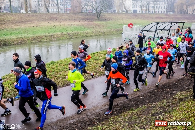 Zdjęcie w galerii na portalu naszraciborz.pl: IV Bieg Nadodrzański zainaugurował cykl 4BiegiRacibórz FOTO i WIDEO wiadomości z regionu