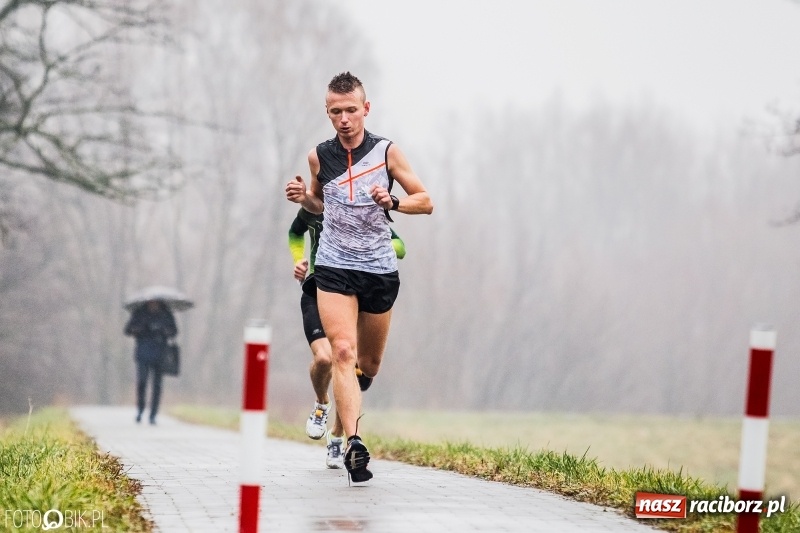 Zdjęcie w galerii na portalu naszraciborz.pl: IV Bieg Nadodrzański zainaugurował cykl 4BiegiRacibórz FOTO i WIDEO wiadomości z regionu
