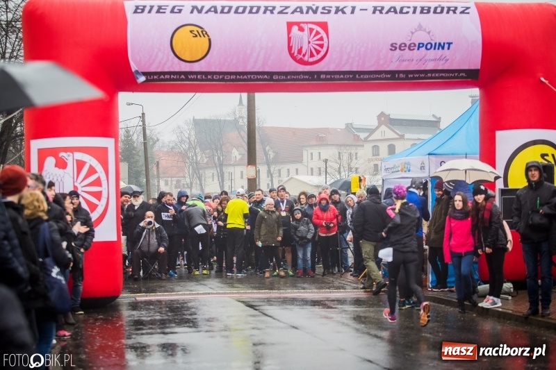 Zdjęcie w galerii na portalu naszraciborz.pl: IV Bieg Nadodrzański zainaugurował cykl 4BiegiRacibórz FOTO i WIDEO wiadomości z regionu