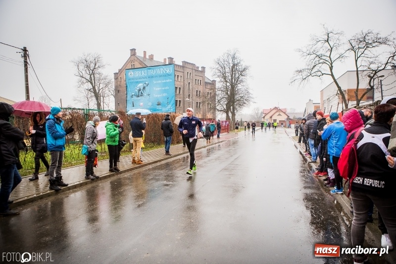 Zdjęcie w galerii na portalu naszraciborz.pl: IV Bieg Nadodrzański zainaugurował cykl 4BiegiRacibórz FOTO i WIDEO wiadomości z regionu
