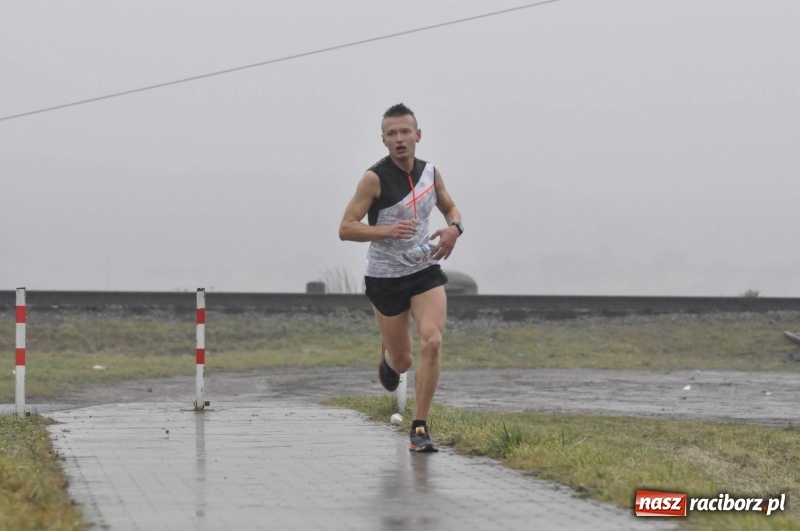 Zdjęcie w galerii na portalu naszraciborz.pl: IV Bieg Nadodrzański zainaugurował cykl 4BiegiRacibórz FOTO i WIDEO wiadomości z regionu