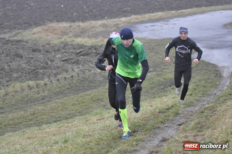 Zdjęcie w galerii na portalu naszraciborz.pl: IV Bieg Nadodrzański zainaugurował cykl 4BiegiRacibórz FOTO i WIDEO wiadomości z regionu