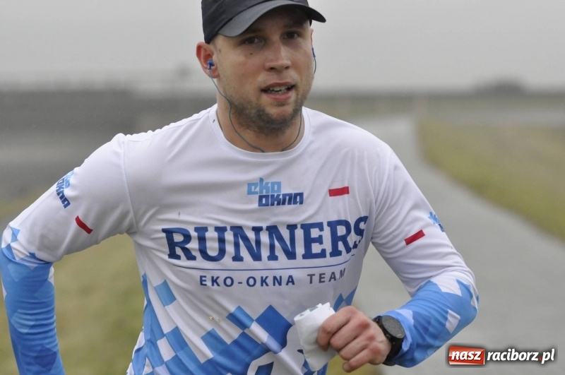 Zdjęcie w galerii na portalu naszraciborz.pl: IV Bieg Nadodrzański zainaugurował cykl 4BiegiRacibórz FOTO i WIDEO wiadomości z regionu