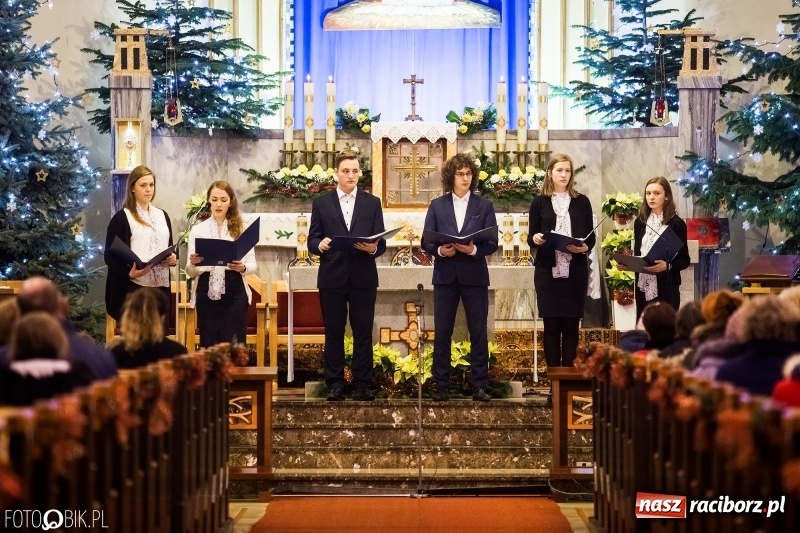 Zdjęcie w galerii na portalu naszraciborz.pl: Koncert charytatywny dla Asi Schinke w Studziennej wiadomości z regionu