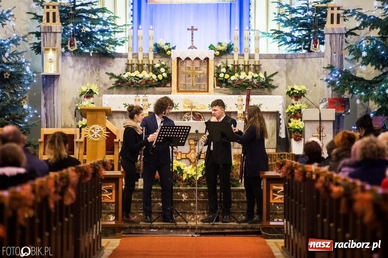 Zdjęcie w galerii na portalu naszraciborz.pl: Koncert charytatywny dla Asi Schinke w Studziennej wiadomości z regionu